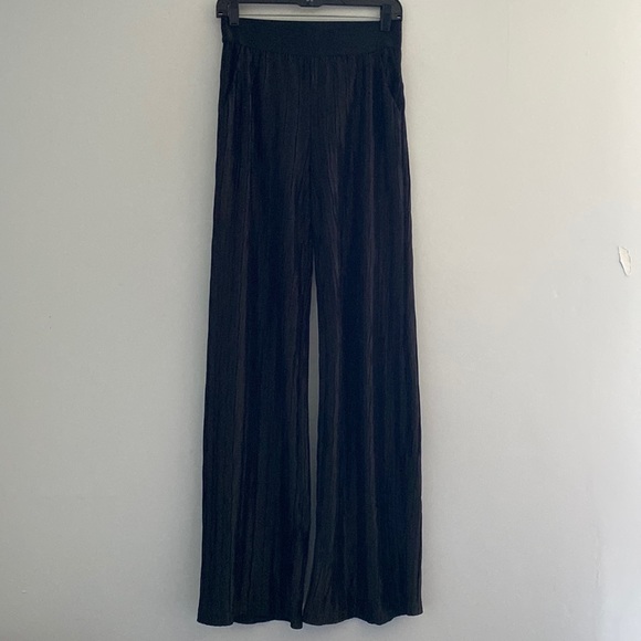 bebe Pants - Bebe Black Lightweight Crinkle Pull On Wide Leg Pants Size Medium